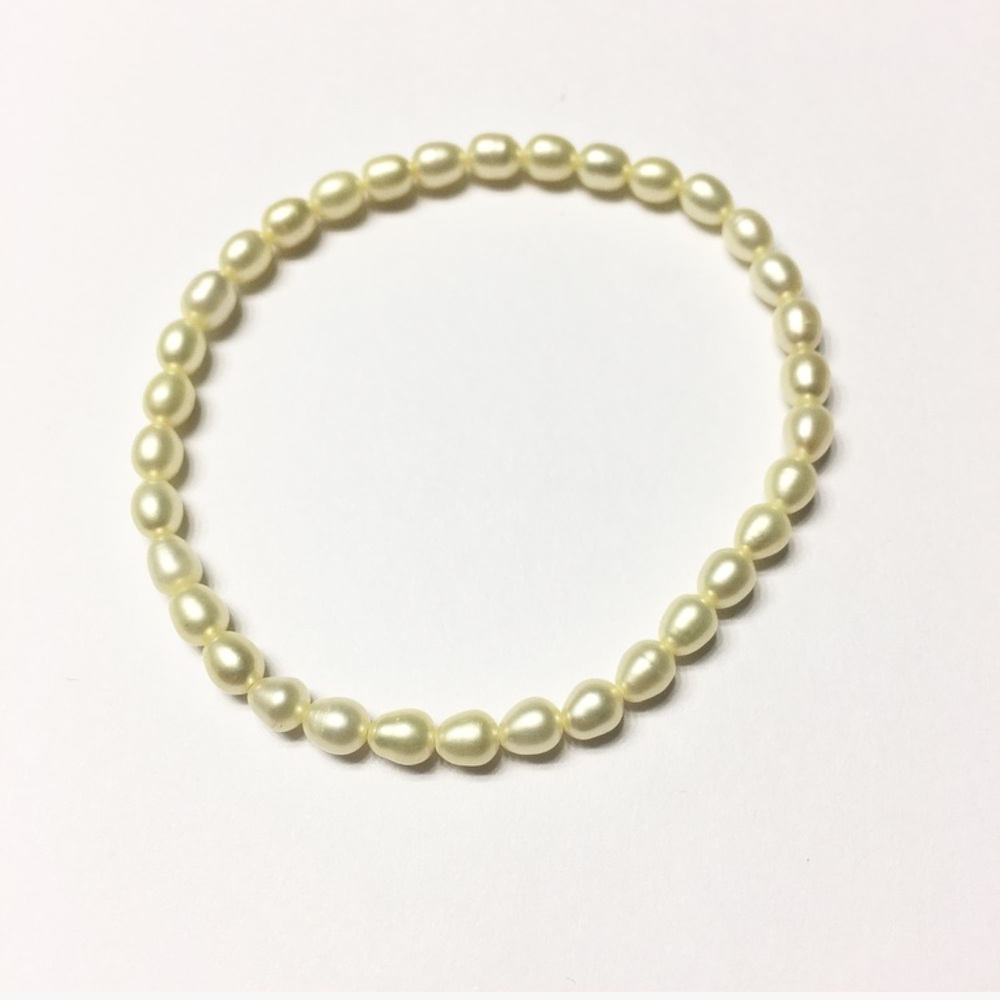 Vintage 80s pearl stretch bracelet